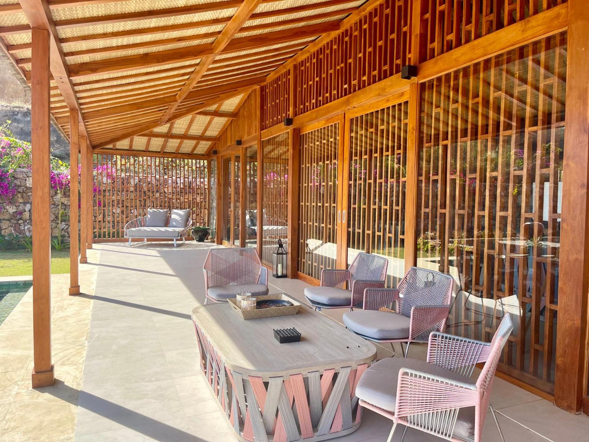 Lobster Bay Lombok Hotel Awang Exterior photo