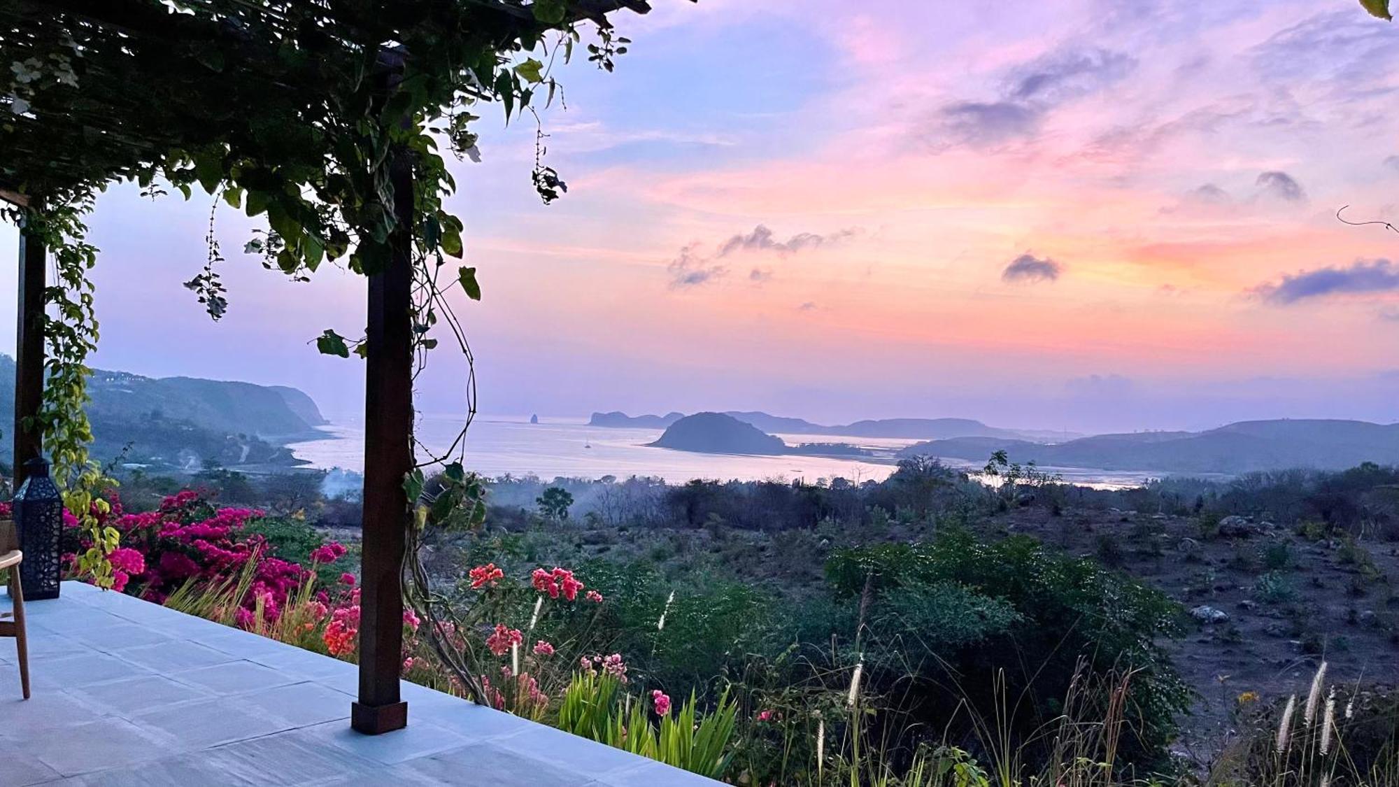 Lobster Bay Lombok Hotel Awang Exterior photo